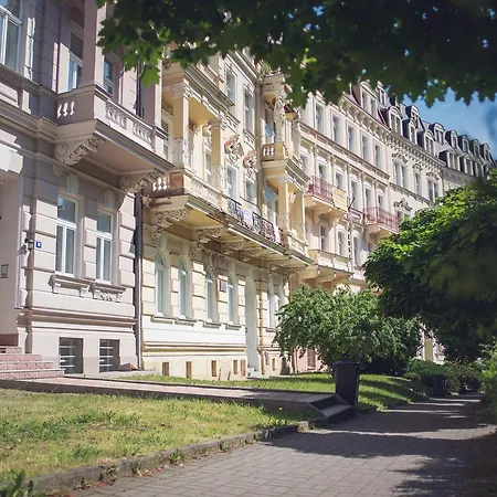 Aesculap * Karlovy Vary